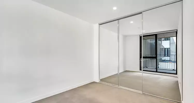 Why Homeowners Choose Us for Sliding Mirror Door Replacement in East Lake, FL